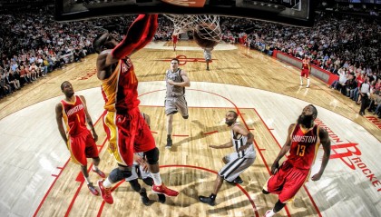 开云体育下载-东决关键战之夜，阿拉巴压力下完成爆发，诠释现代足球中卫的终极进化