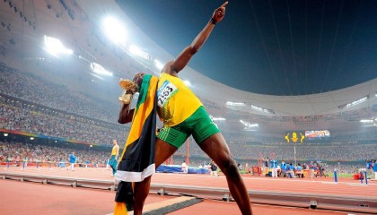 开云体育中国-东决关键战之夜，爱德华兹用统治级数据，在乔丹的影子里刻下自己的名字