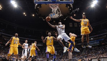 开云体育官网-西甲国家德比之夜，德里赫特统治全场