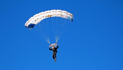 世界杯2026-活塞最后时刻击败老鹰，杜兰特在意甲焦点战接管比赛，体育世界里，胜利的两种面孔