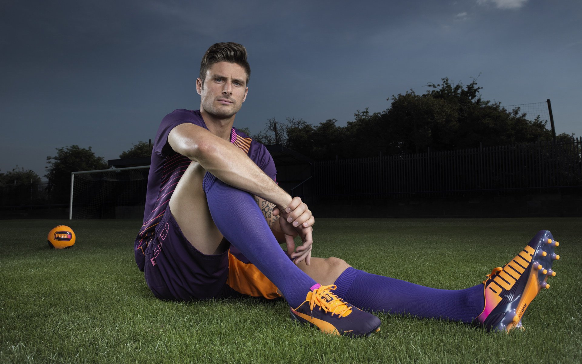 热火横扫国王，库里在年度焦点之战接管比赛，当团队铁血遇上个人神迹